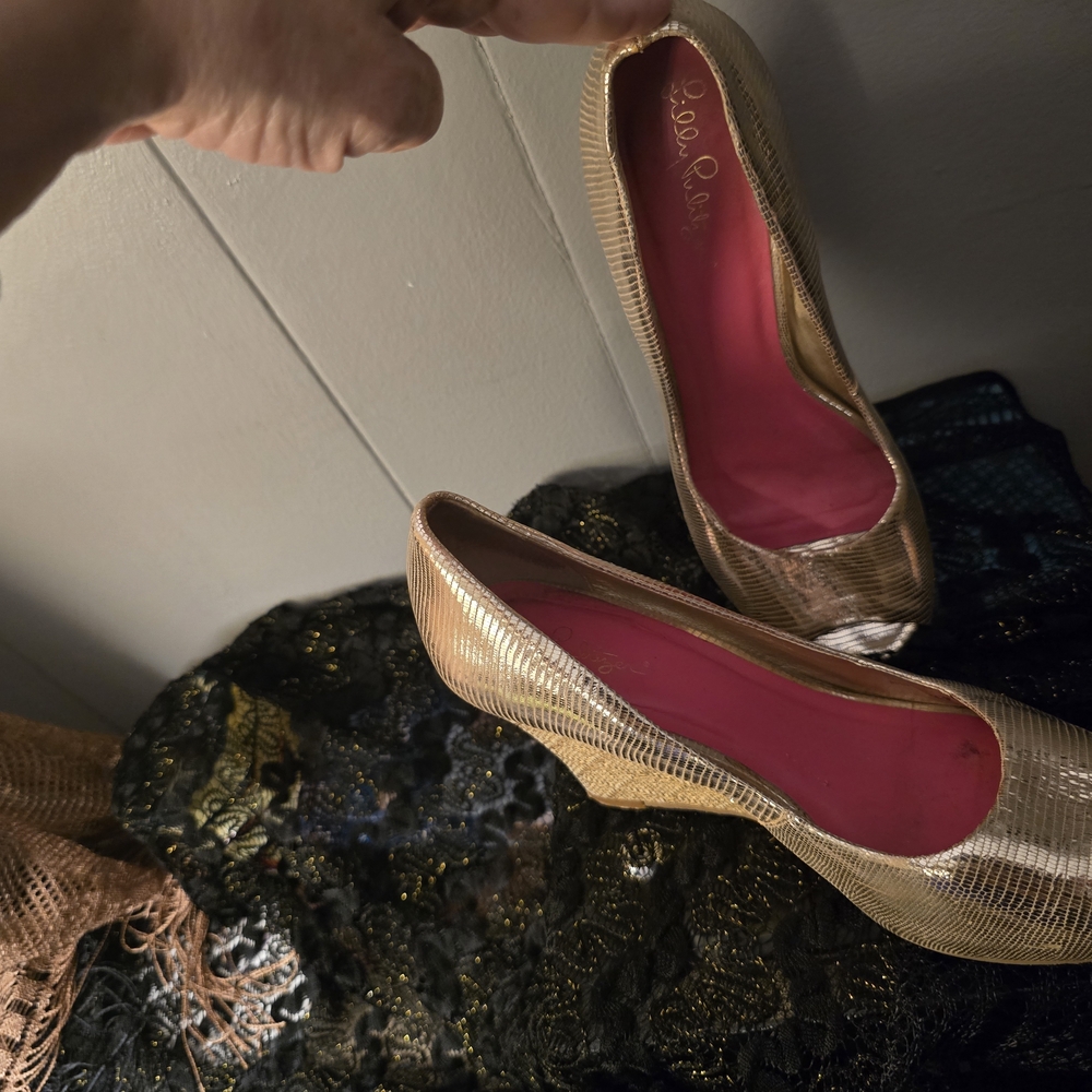 Lilly Pulitzer Gold Textured Open-Toe Closed-Back Raffia Wedges - Picture 7 of 11